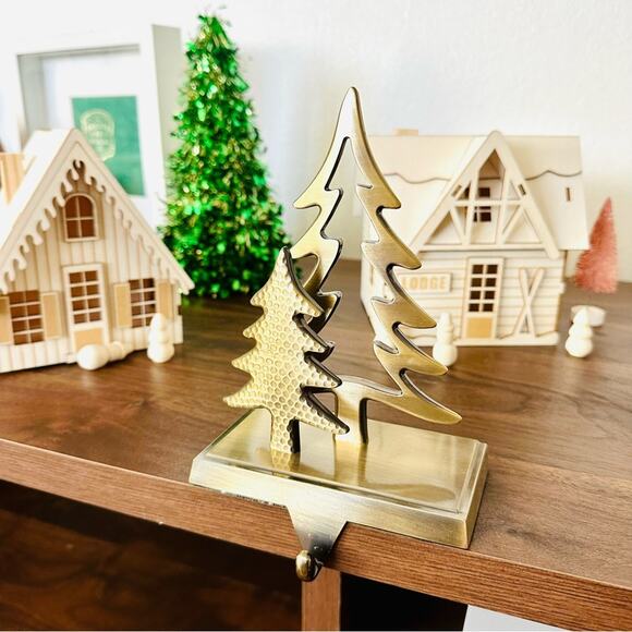 NEW ANTHROPOLOGIE Brass Gold Stocking Holders Snowflake Tree Snowman Gnome Set 4 - Picture 9 of 16